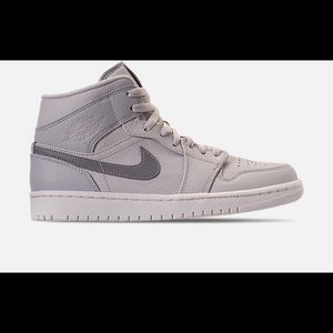 Jordan 1 mid light bone